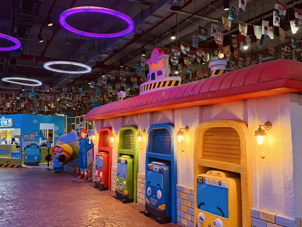  Pororo & Tayo Theme Park Jeju  室內 Tayo 主題區真實照片