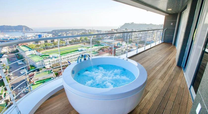Hotel Bridge Seogwipo Rooftop Jacuzzi 真實照片