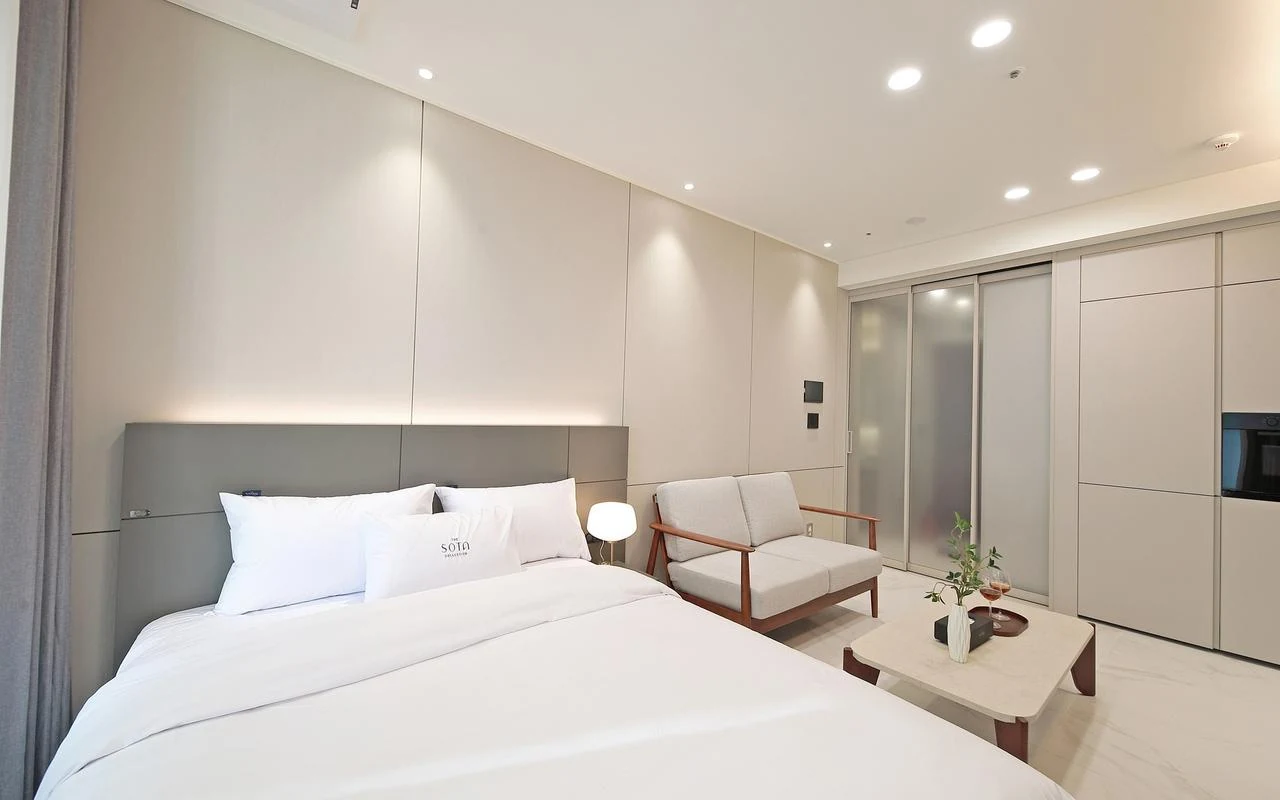 SOTA SUITE Busan Seomyeon 實際套房空間