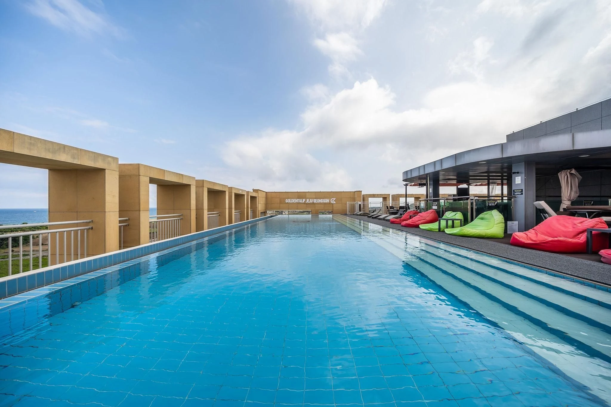 K-TREE Jeju Seongsan 指定物業頁 屋頂泳池實景