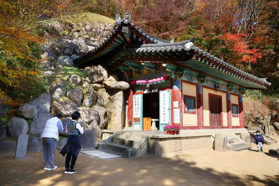 慶州石窟庵值得去嗎?2026 佛國寺後加不加、12 號巴士與回程怎麼算|KRINAVI 文章縮圖