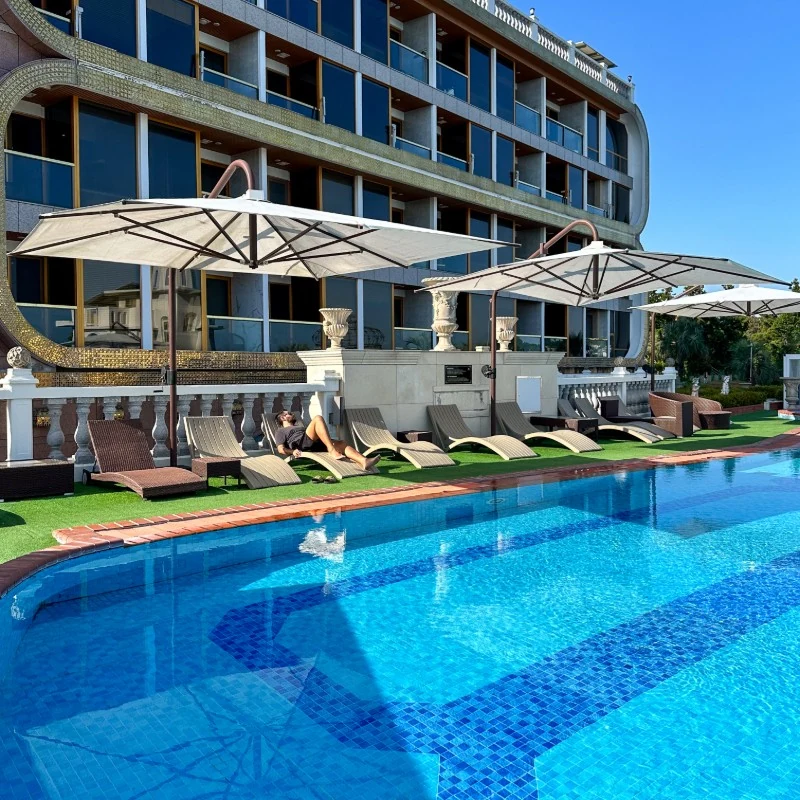 GoldOne Hotel & Suites Jeju 真實飯店外觀與戶外溫水 Infinity Pool