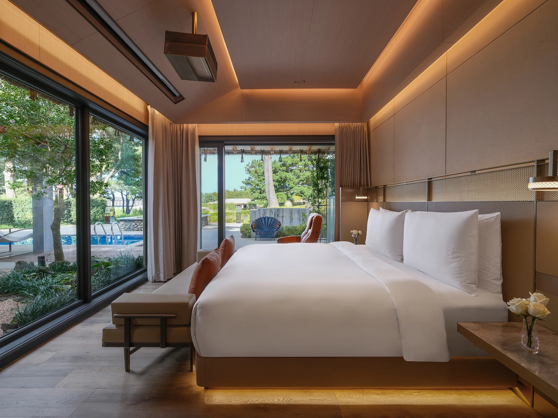 Amber Pure Hill 官方住宿空間與庭園實景