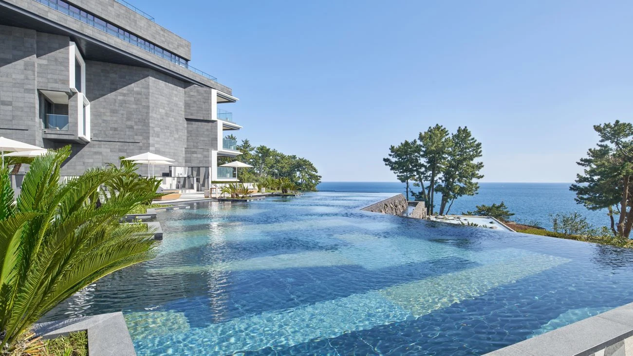 JW Marriott Jeju RE FRESH Outdoor Infinity Pool 官方實景