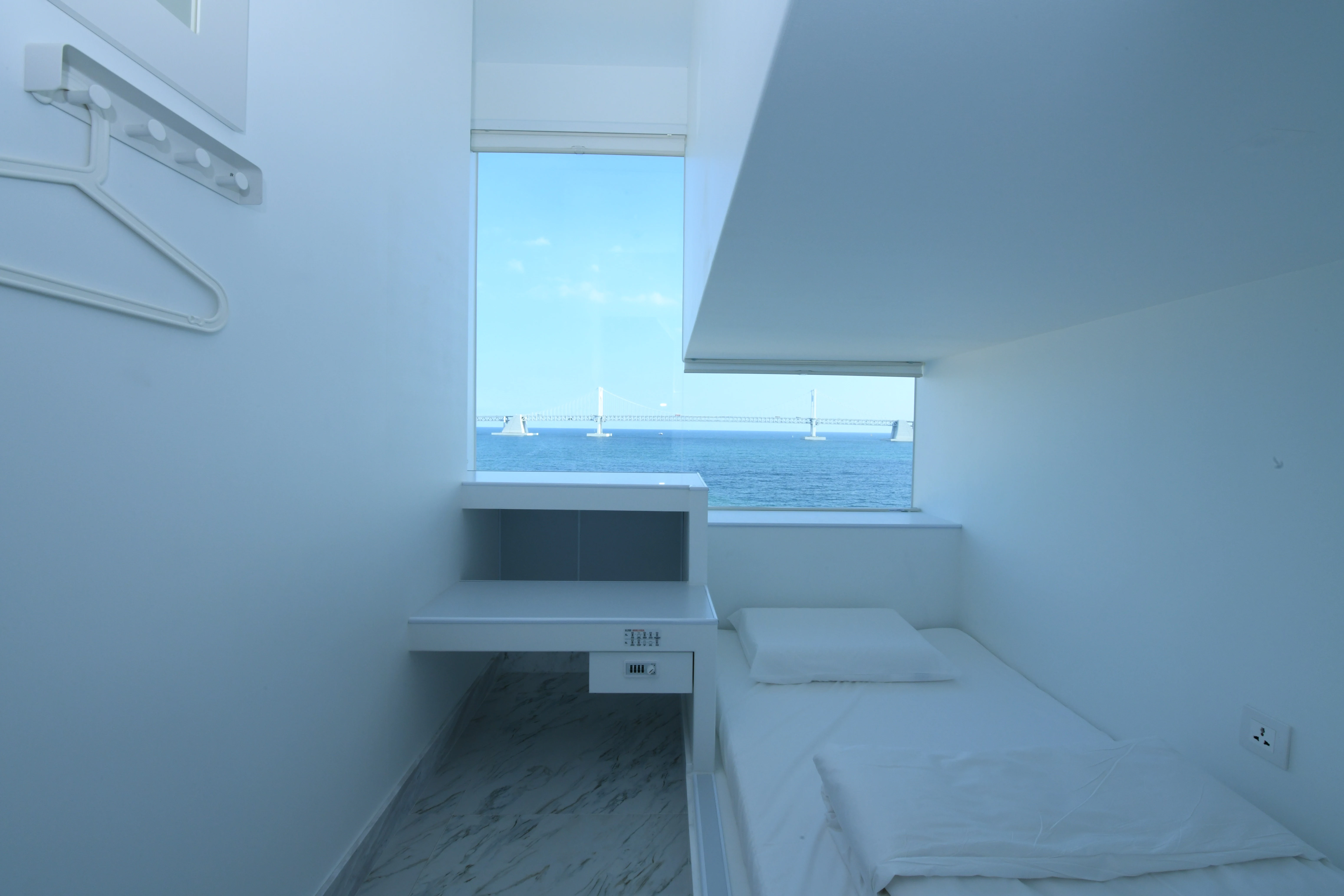 Gwanganli Hotel 1 評價：Capsule 共用衛浴，情侶先鎖私人浴室房 相關韓國旅行實景 3